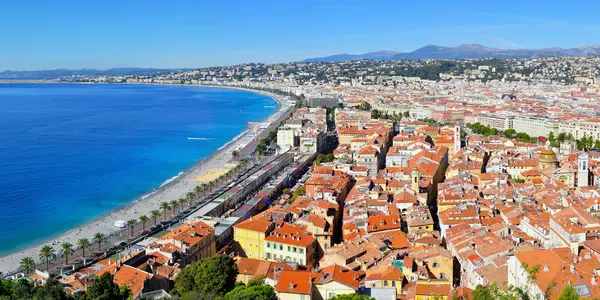 Abri Piscine Motorisé Entreprise abri de piscine Alpes-Maritimes