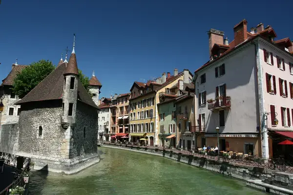 Abri Piscine Motorisé Entreprise abri de piscine Annecy