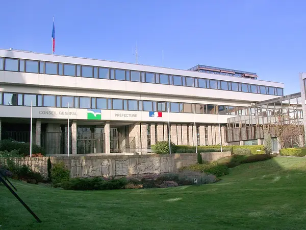 Abri Piscine Motorisé Entreprise abri de piscine Côtes-d'Armor
