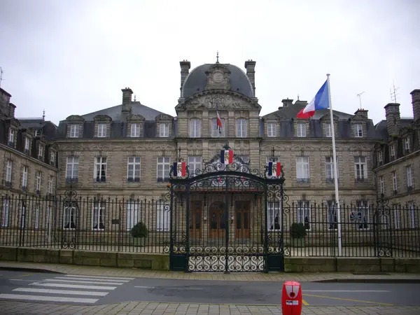 Abri Piscine Motorisé Entreprise abri de piscine Morbihan