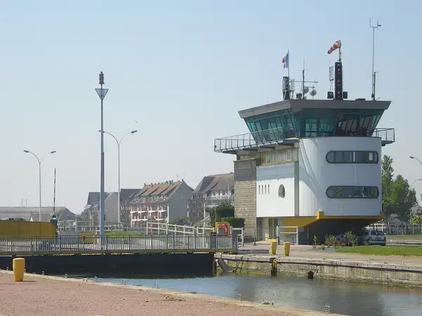 Abri Piscine Motorisé Entreprise abri de piscine Ouistreham