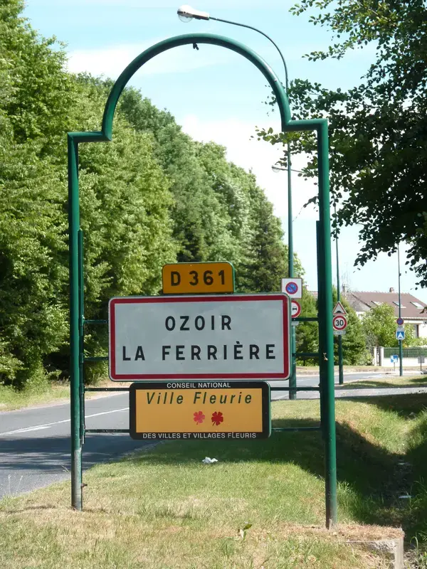 Abri Piscine Motorisé Entreprise abri de piscine Ozoir-la-Ferrière