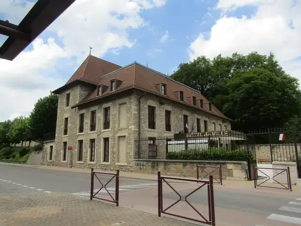 Abri Piscine Motorisé Entreprise abri de piscine Ruy-Montceau