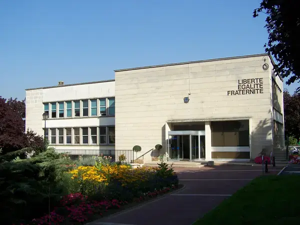 Abri Piscine Motorisé Entreprise abri de piscine Saint-Cyr-l'École