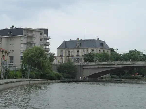 Abri Piscine Motorisé Entreprise abri de piscine Saint-Max