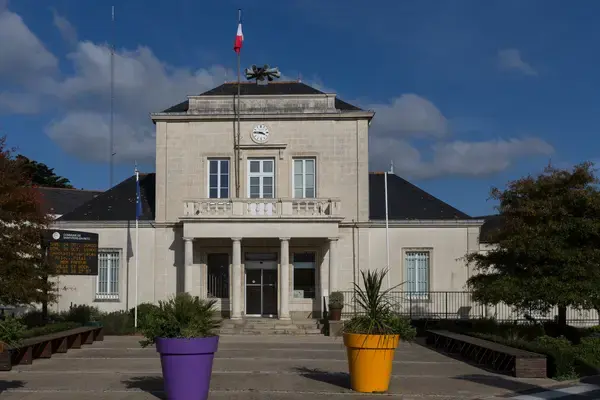 Abri Piscine Motorisé Entreprise abri de piscine Saint-Père-en-Retz