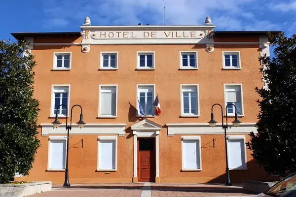 Abri Piscine Motorisé Entreprise abri de piscine Saint-Quentin-Fallavier