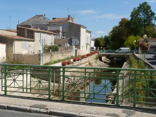 Abri Piscine Motorisé Entreprise abri de piscine Saujon